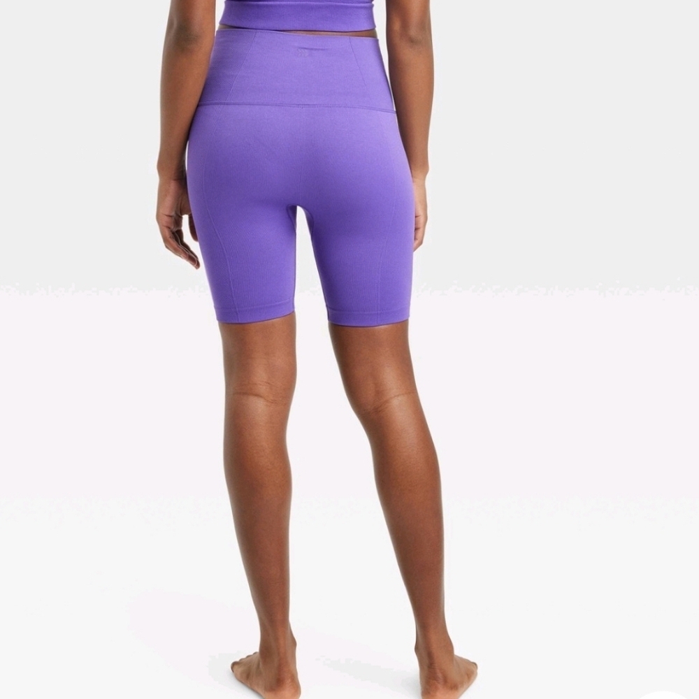 All in Motion Women's High Rise Seamless Rib Bike Shorts 6" Purple - Size S - Picture 2 of 14
